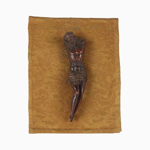 Gekreuzigter Christus aus Holz auf Stoffplatte, Italien, 18. Jh.