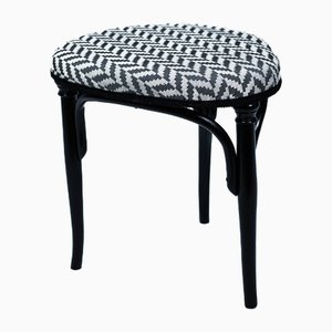 Sgabello Tripan di Jacob & Josef Kohn, inizio XX secolo