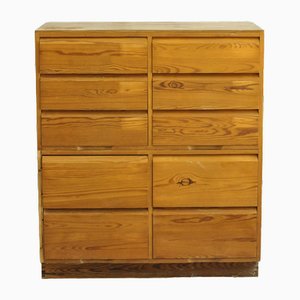 Vintage Chest of Drawers in Pine