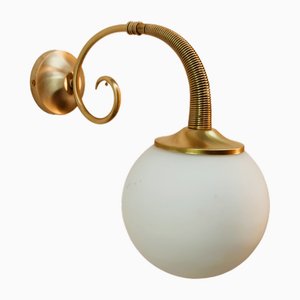 Lampada da parete in ottone con sfera in vetro