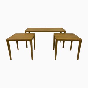 Tavolini ad incastro Mid-Century in quercia di HW Klein per Bramin, Danimarca, anni '60, set di 3