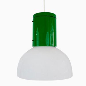 Lámpara colgante industrial vintage de metal verde con pantalla de plástico blanco, años 70