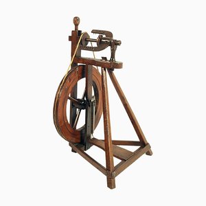 Tiroler Spinnrad aus Nussholz, 1750er