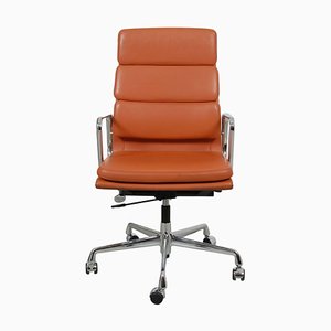 Chaise de Bureau EA-219 en Cuir par Charles Eames pour Vitra