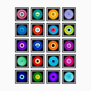 Heidler & Heeps, colección de vinilo: instalación multicolor de 20 piezas, década de 2010, impresiones fotográficas, enmarcado, juego de 20