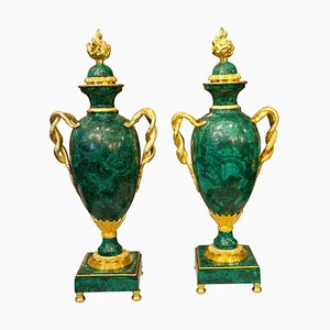 Vasi grandi in stile impero in malachite Ormolu, set di 2