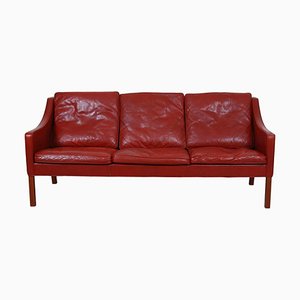 2209 Drei-Sitzer Sofa aus rotem Leder von Børge Mogensen für Fredericia, 1980er