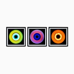 Heidler & Heeps, Collection de vinyles en vert, rose, orange, 2014, tirages photographiques, encadré, lot de 3
