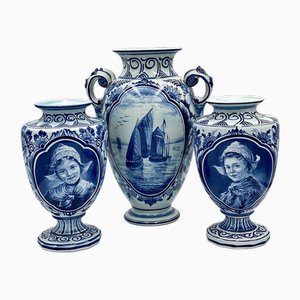 Antike deutsche blaue Fayence Vasen von Delft Bonnie, 1890er, 3er Set