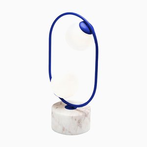 Lampada da tavolo Cobalt Loop con base in marmo di Dooq