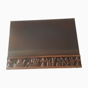 Caja de cobre hecha a mano con relieve ornamental vikingo, años 40
