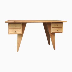Handgefertigter englischer Schreibtisch aus Nussholz von Sum Furniture