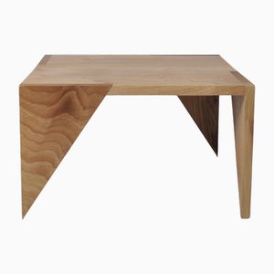 Handgefertigter englischer Tisch aus Nussholz von Sum Furniture