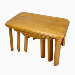 Tavolini ad incastro modernisti in quercia, anni '60, set di 3