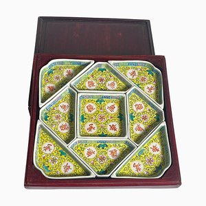 Cuencos para servir de porcelana, siglo XIX en caja de madera, China. Juego de 9