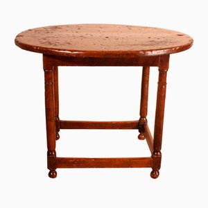 Antiker Henri II Tisch aus Nussholz