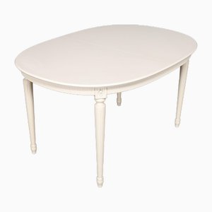 Ovaler Tisch mit Einsätzen im Stil von Gustavian
