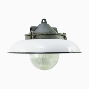 Lámpara colgante industrial vintage de esmalte blanco, hierro fundido y vidrio holófano