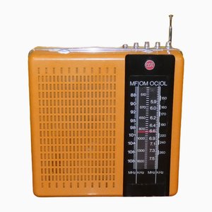 Radio portatile di CGE, Italia, anni '70