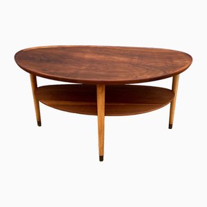 Mesa de centro danesa moderna de nogal de Edmund Jørgensen, años 50