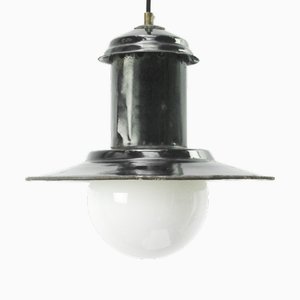 Lampe à Suspension Industrielle Vintage en Email Noir et Verre Opalin