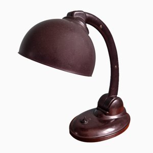 Lámpara de escritorio Bauhaus de baquelita marrón de Eric Kirkman Cole, años 30