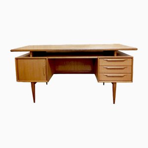 Vintage Teak Schreibtisch von Henry Riestenpatt für RT Furniture, 1960er
