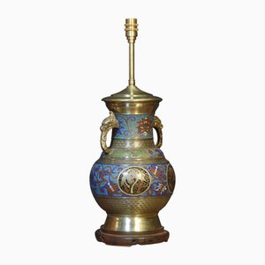 Lámpara de mesa china de cloisonné con dos asas, años 20