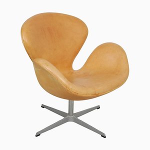 Swan Chair in Patinated Natural Leather by Arne Jacobsen for Fritz Hansen, 1970s