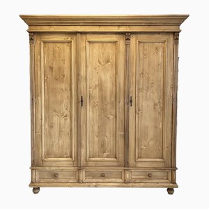 Armoire en épicéa naturel