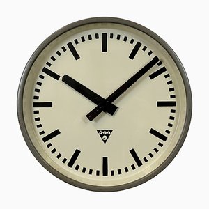 Horloge Murale d'Usine Industrielle Grise de Pragotron, 1960s
