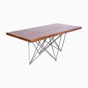 Mesa fija de madera con patas de acero