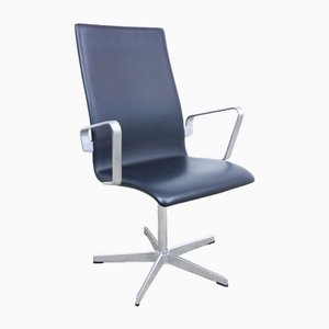 Sedia in pelle Oxford nera di Arne Jacobsen di Fritz Hansen