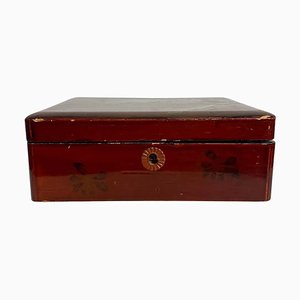 Caja antigua lacada en rojo, década de 1800