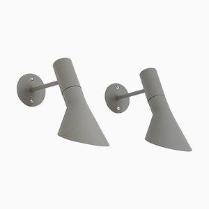 Lámparas de pared de laca gris atribuidas a Arne Jacobsen para Louis Poulsen, años 60. Juego de 2