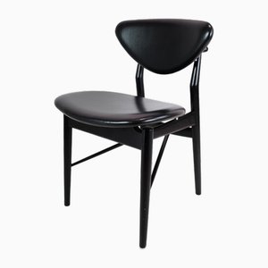 Silla de comedor modelo 108 de roble pintado en negro de Finn Juhl, años 2000