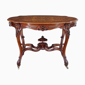 Tavolino in legno di noce intagliato, fine XIX secolo