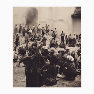 Hanna Seidel, Guatemaltekische Straße mit Menschen, Schwarzweiß Fotografie, 1960er