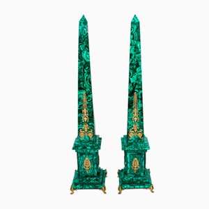 Obelischi grandi in malachite Ormolu, anni '20, set di 2