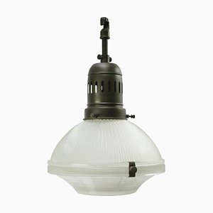 Lampada a sospensione vintage industriale in vetro e ottone di Holophane, Francia