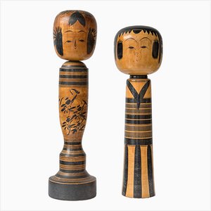 Figuras Kokeshi Mid-Century de cerezo, años 60, Japón. Juego de 2