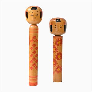 Muñecas Kokeshi Mid-Century de cerezo, Japón, 1970. Juego de 2