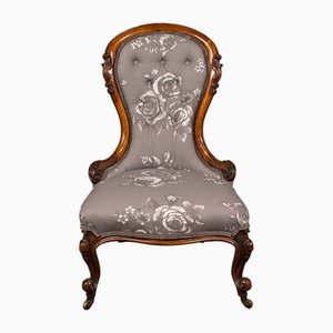 Sillón de salón inglés de nogal, década de 1840