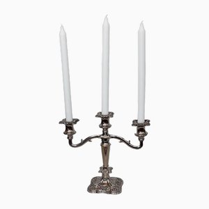 Viktorianischer versilberter Kerzenhalter mit drei Armen