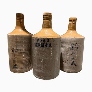 Botellas de vino de arroz chinas de cerámica esmaltada, década de 1890. Juego de 3