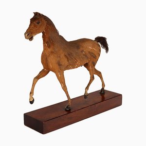 Escultura de caballo de Henry Fratin