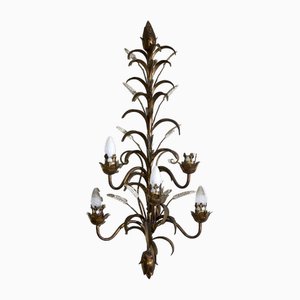 Lámpara de pared de hierro forjado de 5 luces con decoraciones en hojas y doradas y flores pintadas de blanco