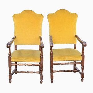 Armlehnstühle aus geschnitztem Holz & gelbem Samt, 1980er, 2er Set