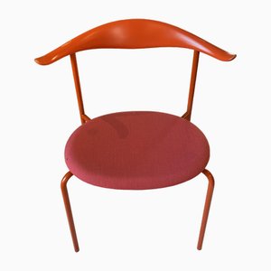 Roter Vintage Beistellstuhl von Carl Hansen