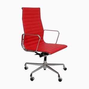 Sedia da ufficio EA-119 in pelle rossa di Charles Eames per Vitra